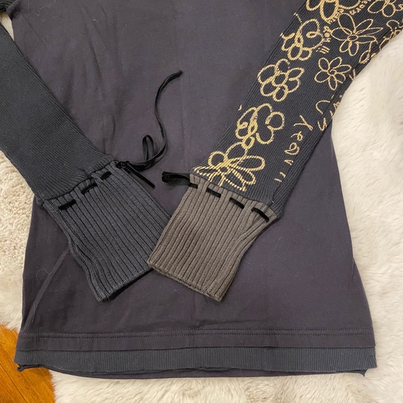 Desigual Fitted Long Sleeved Top - Picture 8 of 8